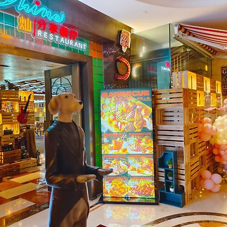 Ramada Plaza Optics Valley Hotel Ухань Экстерьер фото